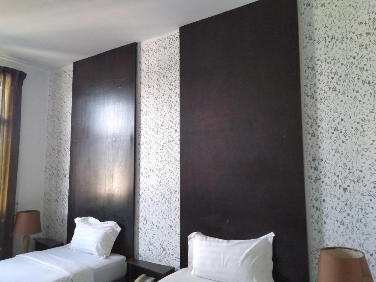 Ginasuite Kompleks27 Hotel Bandar Seri Begawan Esterno foto