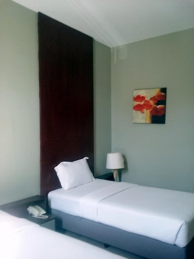 Ginasuite Kompleks27 Hotel Bandar Seri Begawan Esterno foto