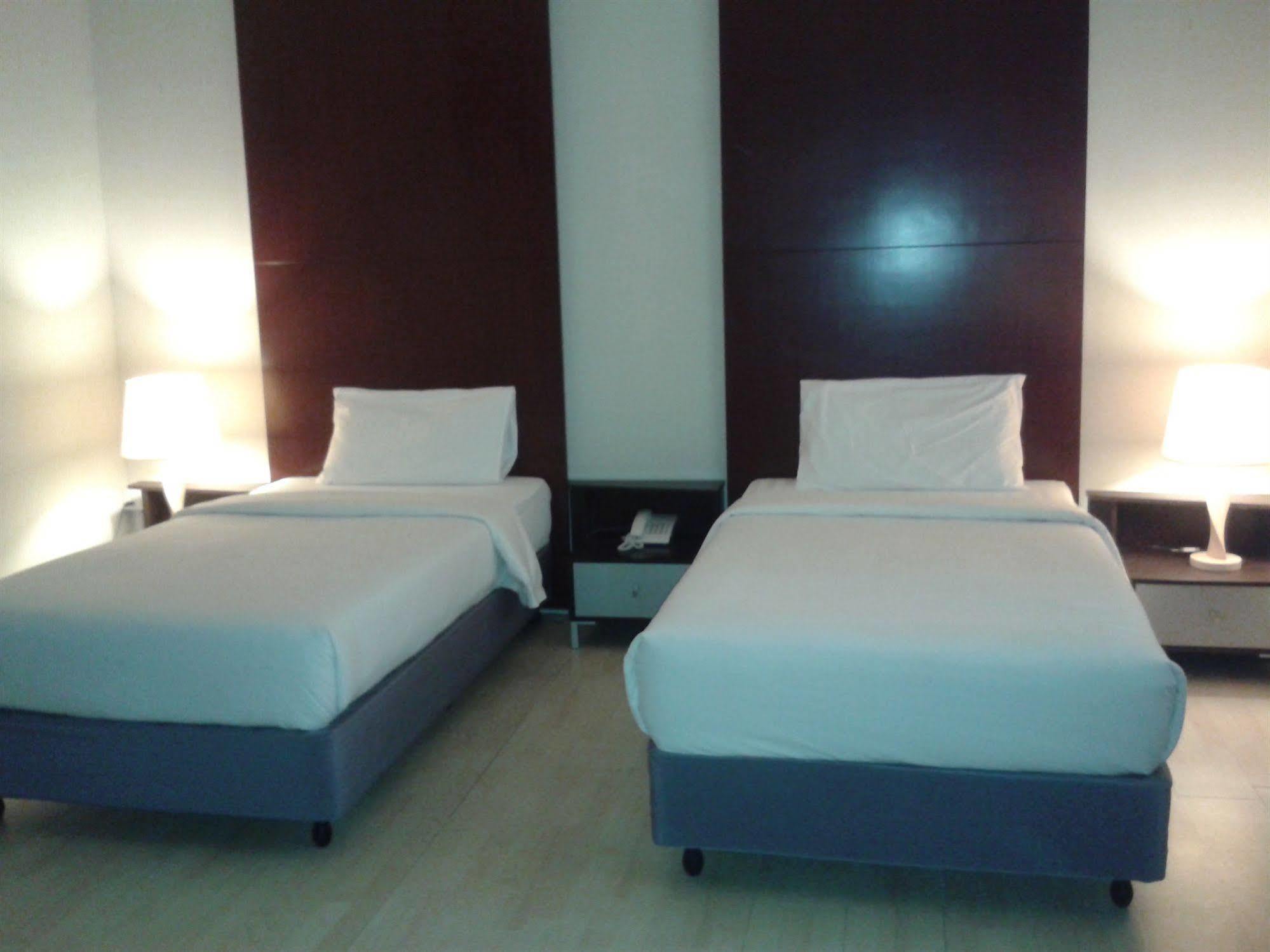 Ginasuite Kompleks27 Hotel Bandar Seri Begawan Esterno foto