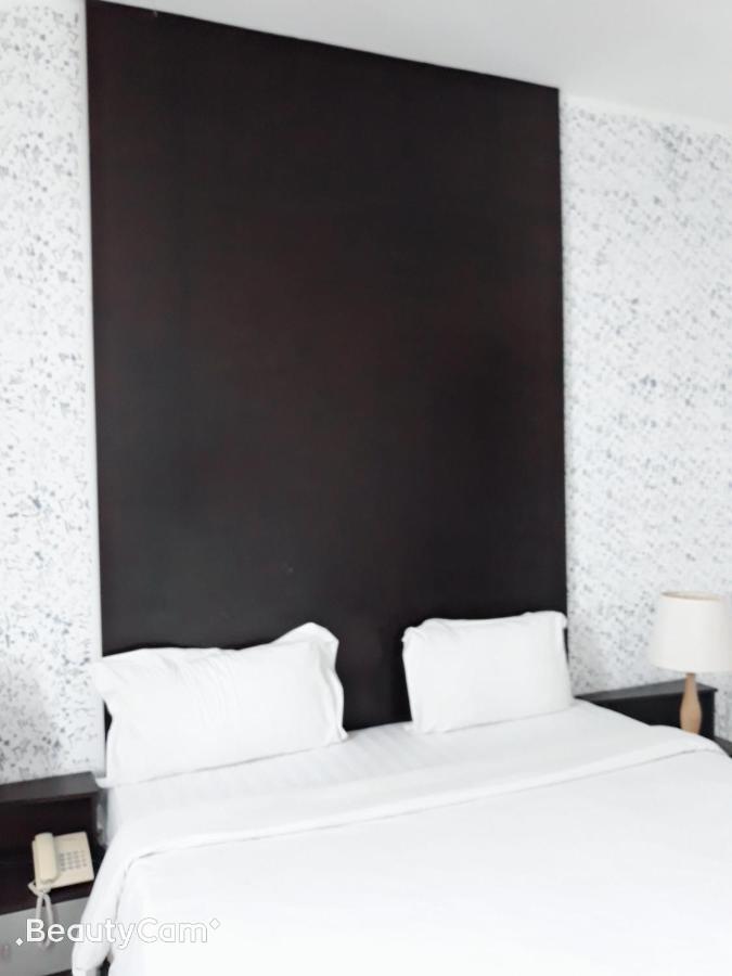 Ginasuite Kompleks27 Hotel Bandar Seri Begawan Esterno foto